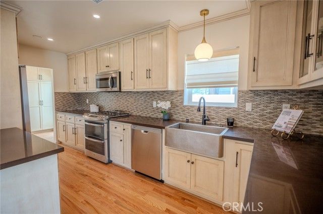 1141 N Lima Street, Burbank, CA 91505