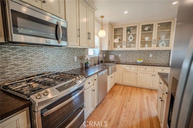 1141 N Lima Street, Burbank, CA 91505