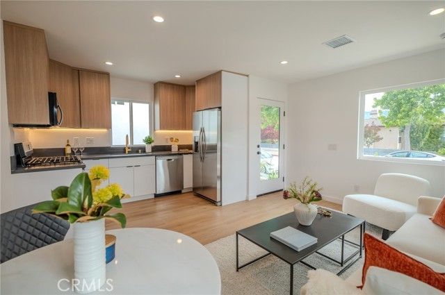 1141 N Lima Street, Burbank, CA 91505