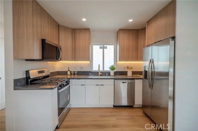 1141 N Lima Street, Burbank, CA 91505