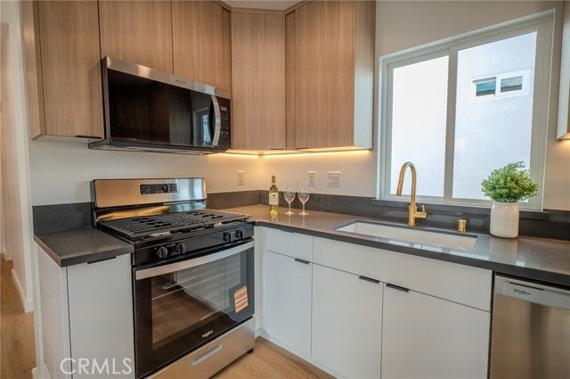 1141 N Lima Street, Burbank, CA 91505
