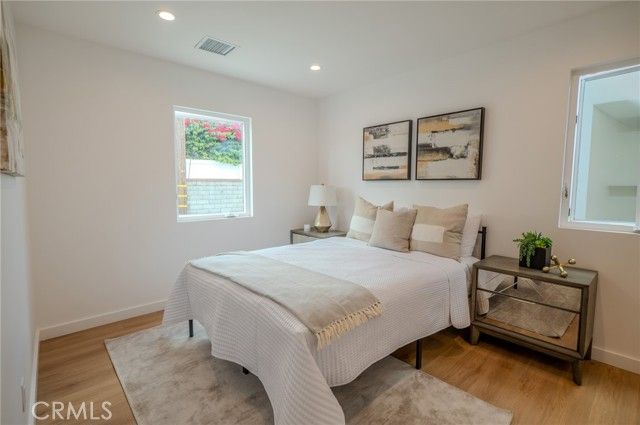 1141 N Lima Street, Burbank, CA 91505