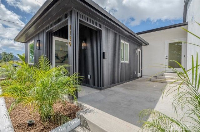 1141 N Lima Street, Burbank, CA 91505