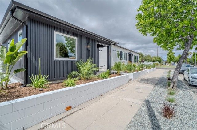 1141 N Lima Street, Burbank, CA 91505