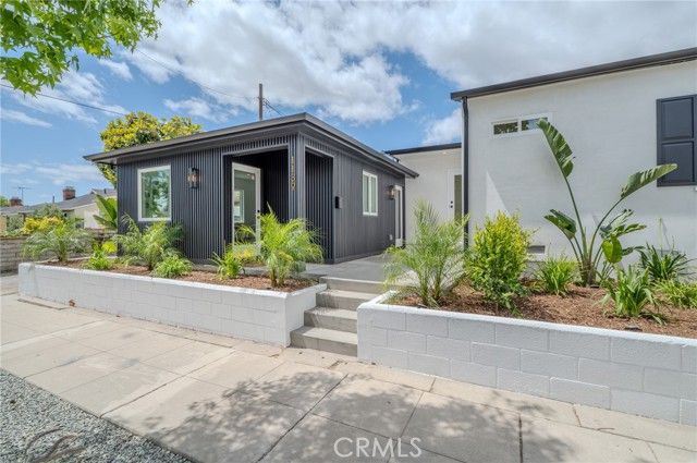 1141 N Lima Street, Burbank, CA 91505