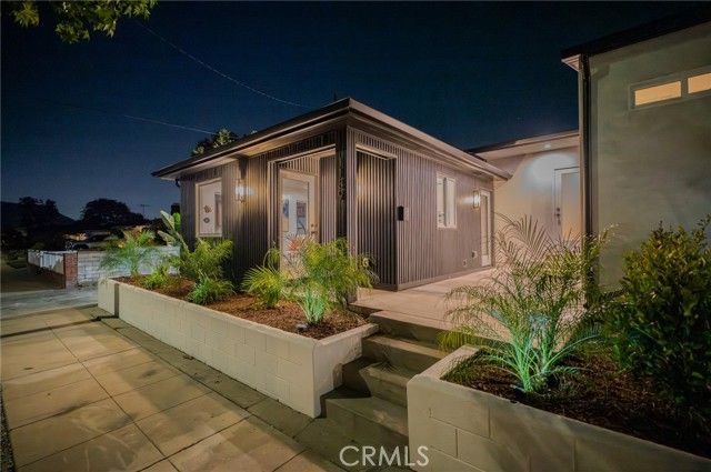 1141 N Lima Street, Burbank, CA 91505