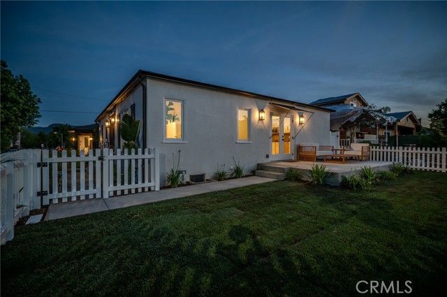 1141 N Lima Street, Burbank, CA 91505
