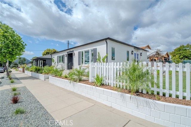 1141 N Lima Street, Burbank, CA 91505