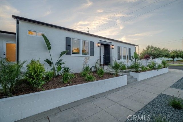 1141 N Lima Street, Burbank, CA 91505
