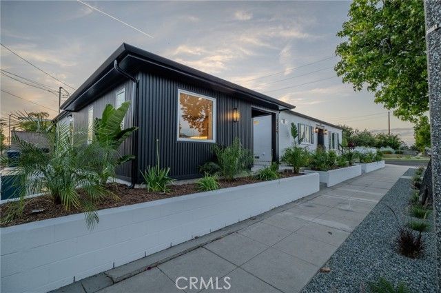 1141 N Lima Street, Burbank, CA 91505
