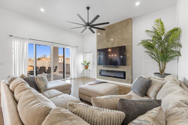 1713 17th Avenue SE, Rio Rancho, NM 87124