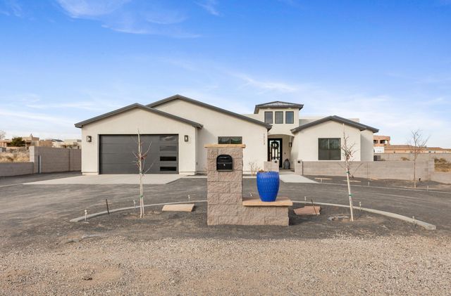 1713 17th Avenue SE, Rio Rancho, NM 87124