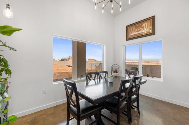 1713 17th Avenue SE, Rio Rancho, NM 87124