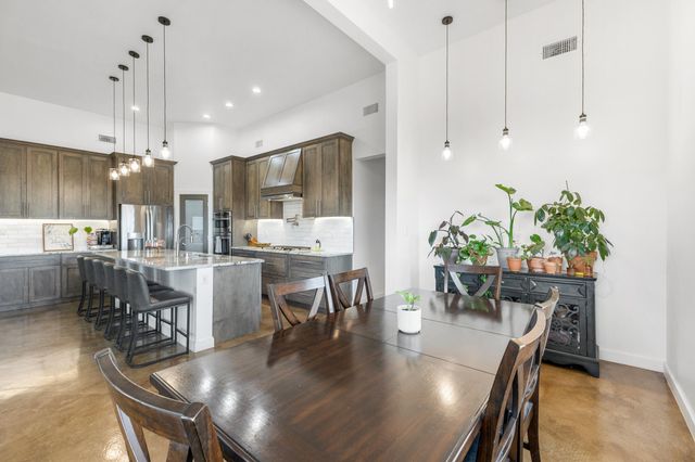 1713 17th Avenue SE, Rio Rancho, NM 87124