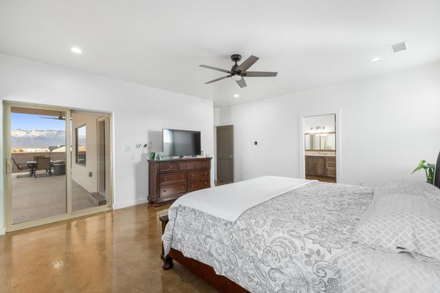 1713 17th Avenue SE, Rio Rancho, NM 87124