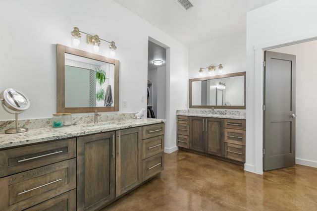 1713 17th Avenue SE, Rio Rancho, NM 87124