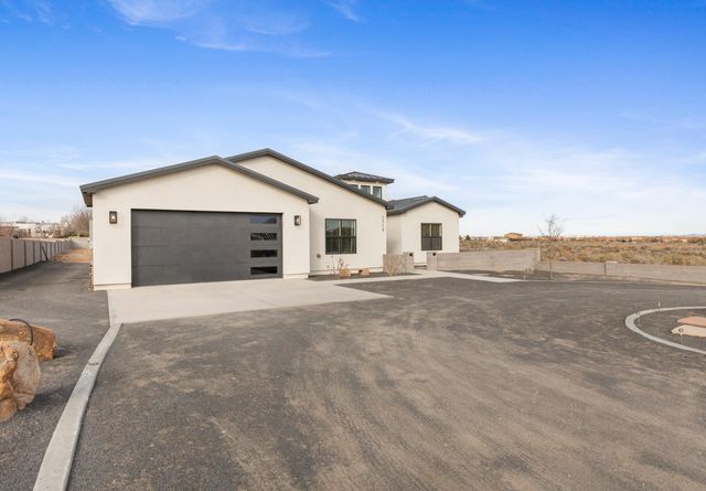 1713 17th Avenue SE, Rio Rancho, NM 87124