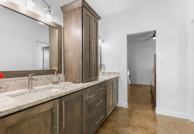 1713 17th Avenue SE, Rio Rancho, NM 87124