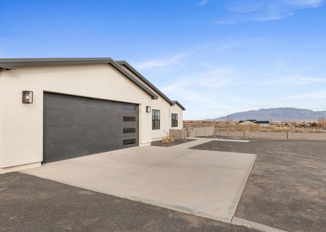 1713 17th Avenue SE, Rio Rancho, NM 87124