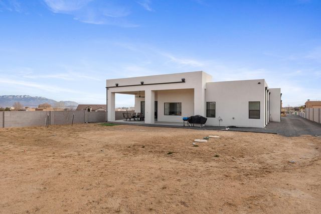 1713 17th Avenue SE, Rio Rancho, NM 87124