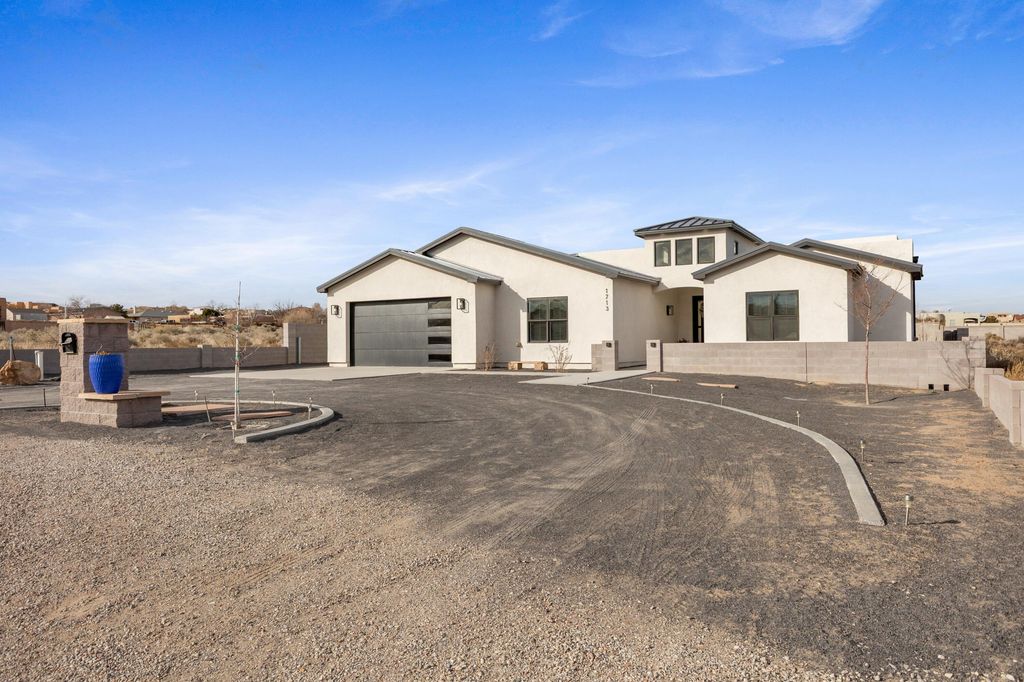 1713 17th Avenue SE, Rio Rancho, NM 87124