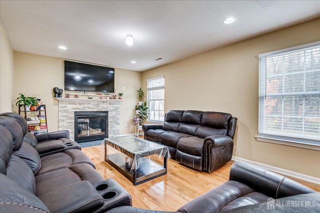 169 Metuchen Avenue, Woodbridge Proper, NJ 07095