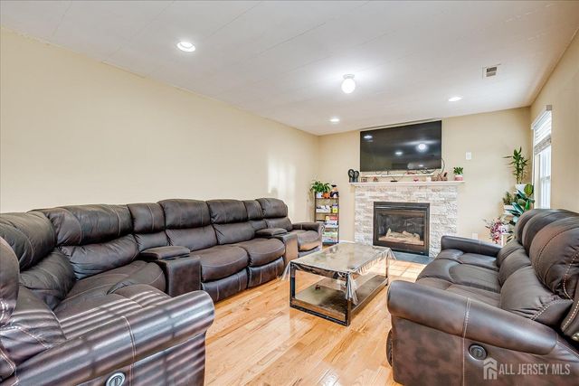169 Metuchen Avenue, Woodbridge Proper, NJ 07095