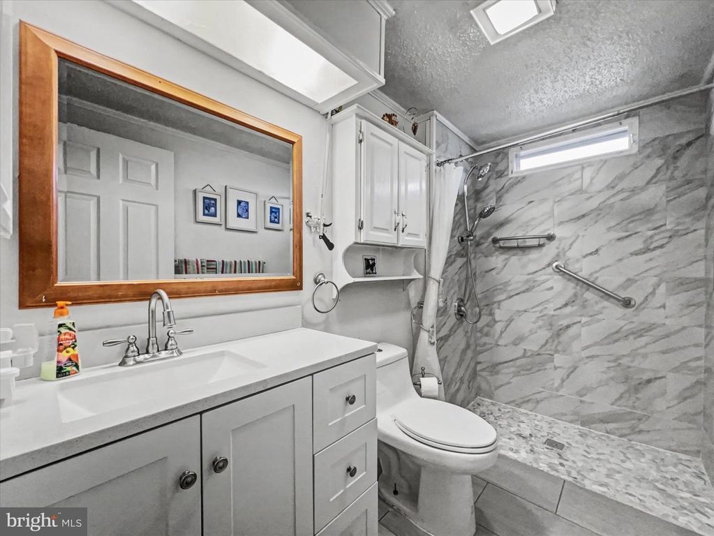 Image 12 of property listing at 20 LEE DR #641, Wilmington, DE 19808