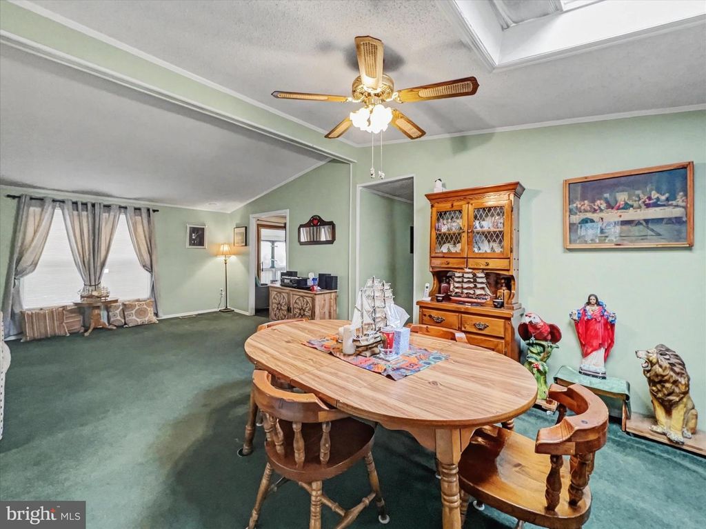 Image 3 of property listing at 20 LEE DR #641, Wilmington, DE 19808