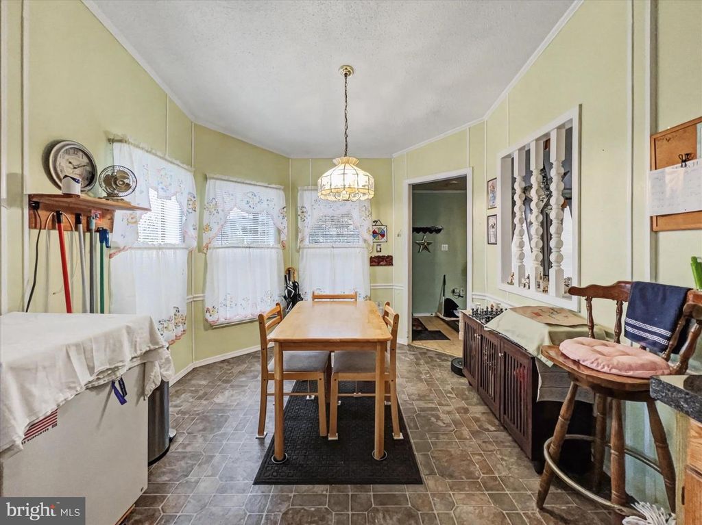 Image 4 of property listing at 20 LEE DR #641, Wilmington, DE 19808