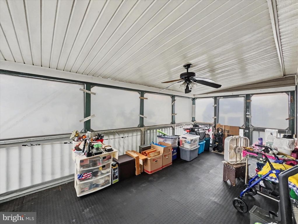 Image 5 of property listing at 20 LEE DR #641, Wilmington, DE 19808