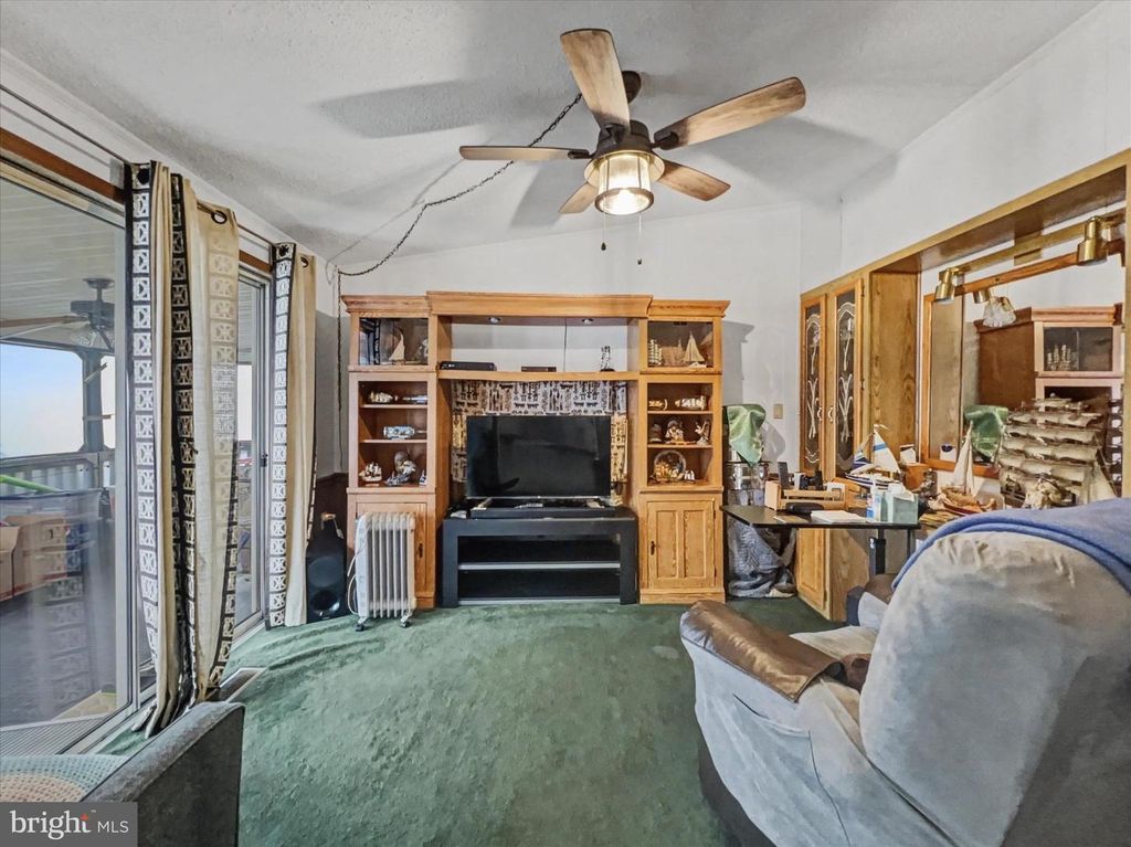 Image 6 of property listing at 20 LEE DR #641, Wilmington, DE 19808