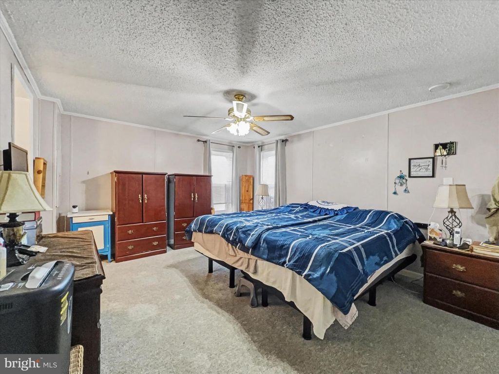 Image 9 of property listing at 20 LEE DR #641, Wilmington, DE 19808