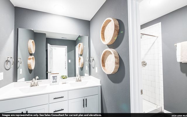 17414 Yellow Pine Dr, Elmendorf, TX 78112