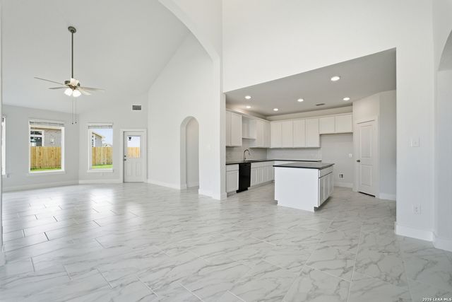 17414 Yellow Pine Dr, Elmendorf, TX 78112