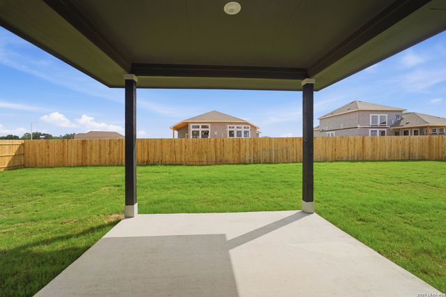 17414 Yellow Pine Dr, Elmendorf, TX 78112