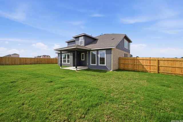 17414 Yellow Pine Dr, Elmendorf, TX 78112