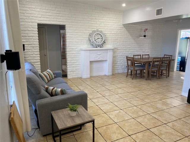 540 NW 111 St, Miami, FL 33168