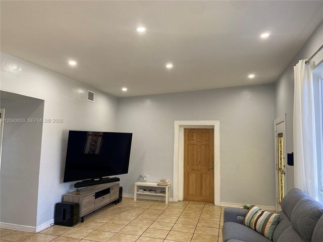 540 NW 111 St, Miami, FL 33168