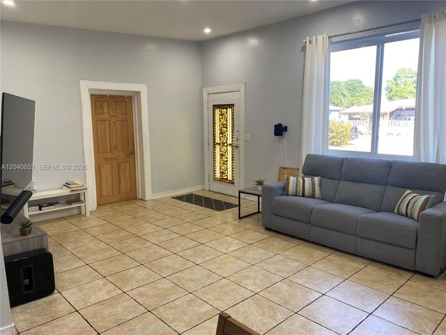 540 NW 111 St, Miami, FL 33168