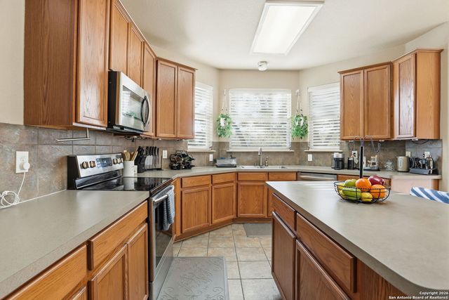 23 Roan Hts, San Antonio, TX 78259