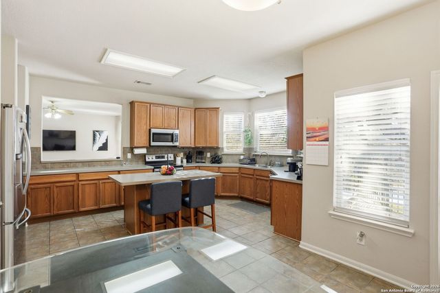 23 Roan Hts, San Antonio, TX 78259