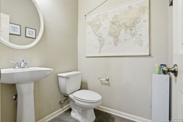 23 Roan Hts, San Antonio, TX 78259