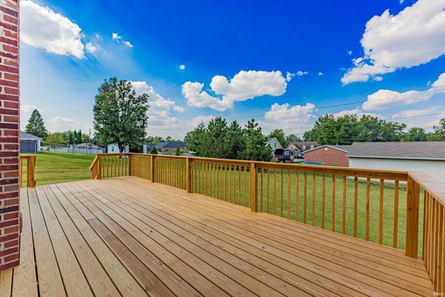 7788 Lincoln Avenue, Newburgh, IN 47630