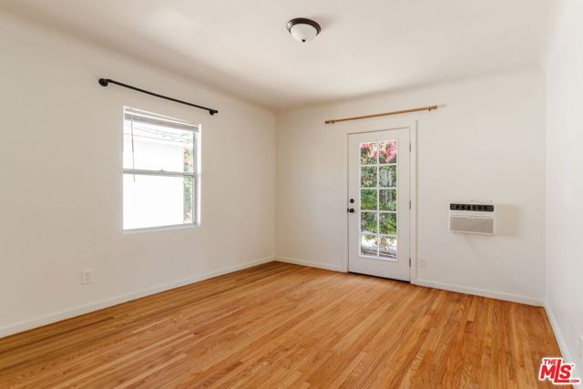 5073 W 21st Street, Los Angeles, CA 90016