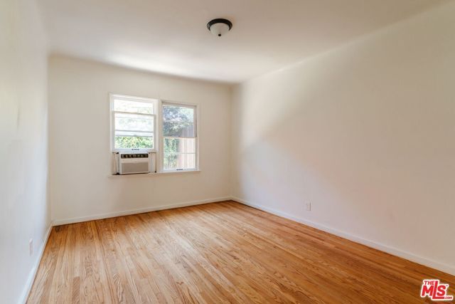 5073 W 21st Street, Los Angeles, CA 90016