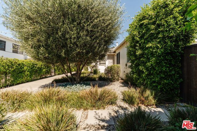 5073 W 21st Street, Los Angeles, CA 90016