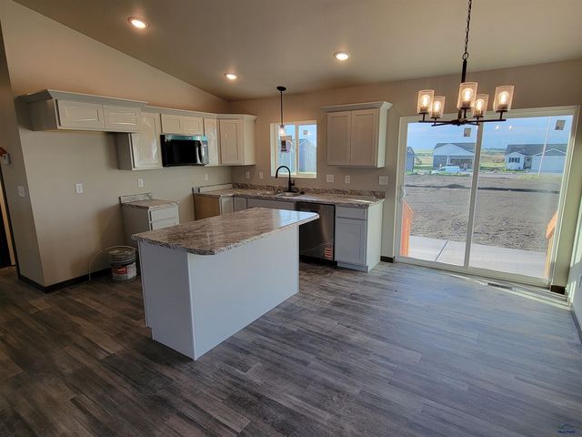 5213 ELMSTEAD ST, Rapid City, SD 57701