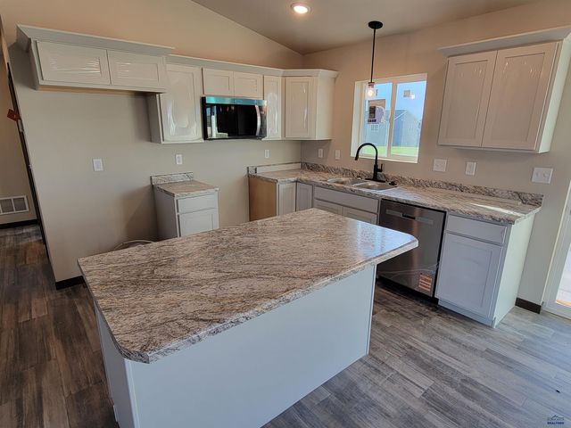 5213 ELMSTEAD ST, Rapid City, SD 57701