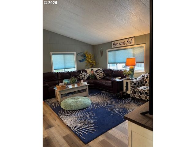 98825 Pleasant Hill Dr 26, Brookings, OR 97415